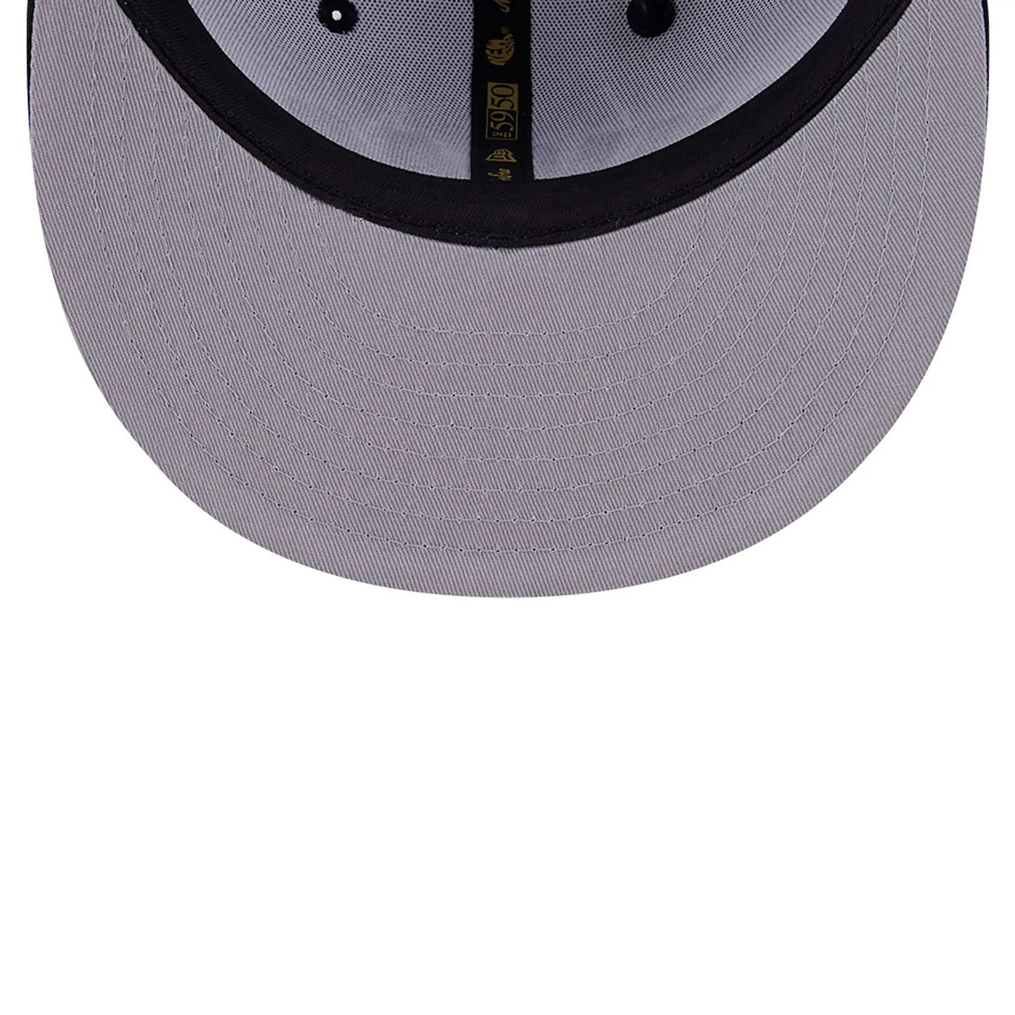 This is a Chicago White Sox 59FIFTY Day White 59FIFTY Fitted Cap 2