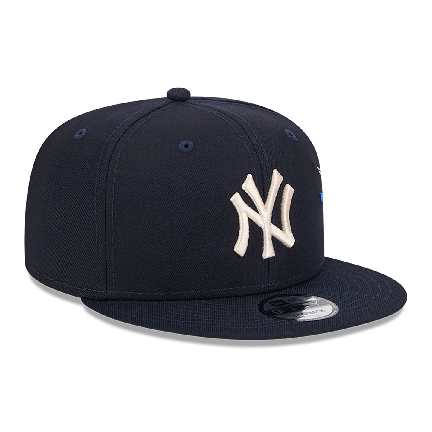 This is a New York Yankees City Art Black 9FIFTY Snapback Cap 4