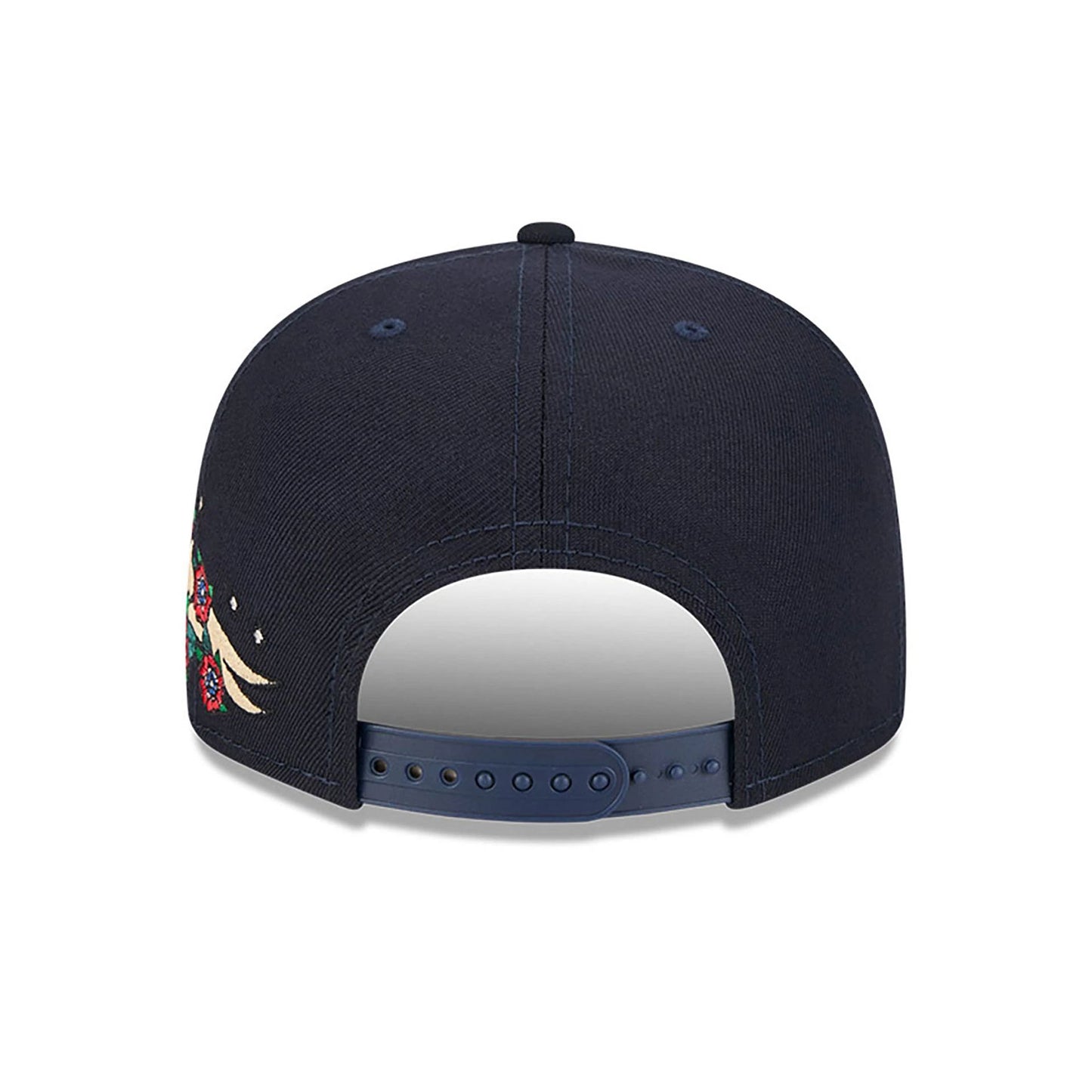 This is a New York Yankees City Art Black 9FIFTY Snapback Cap 5