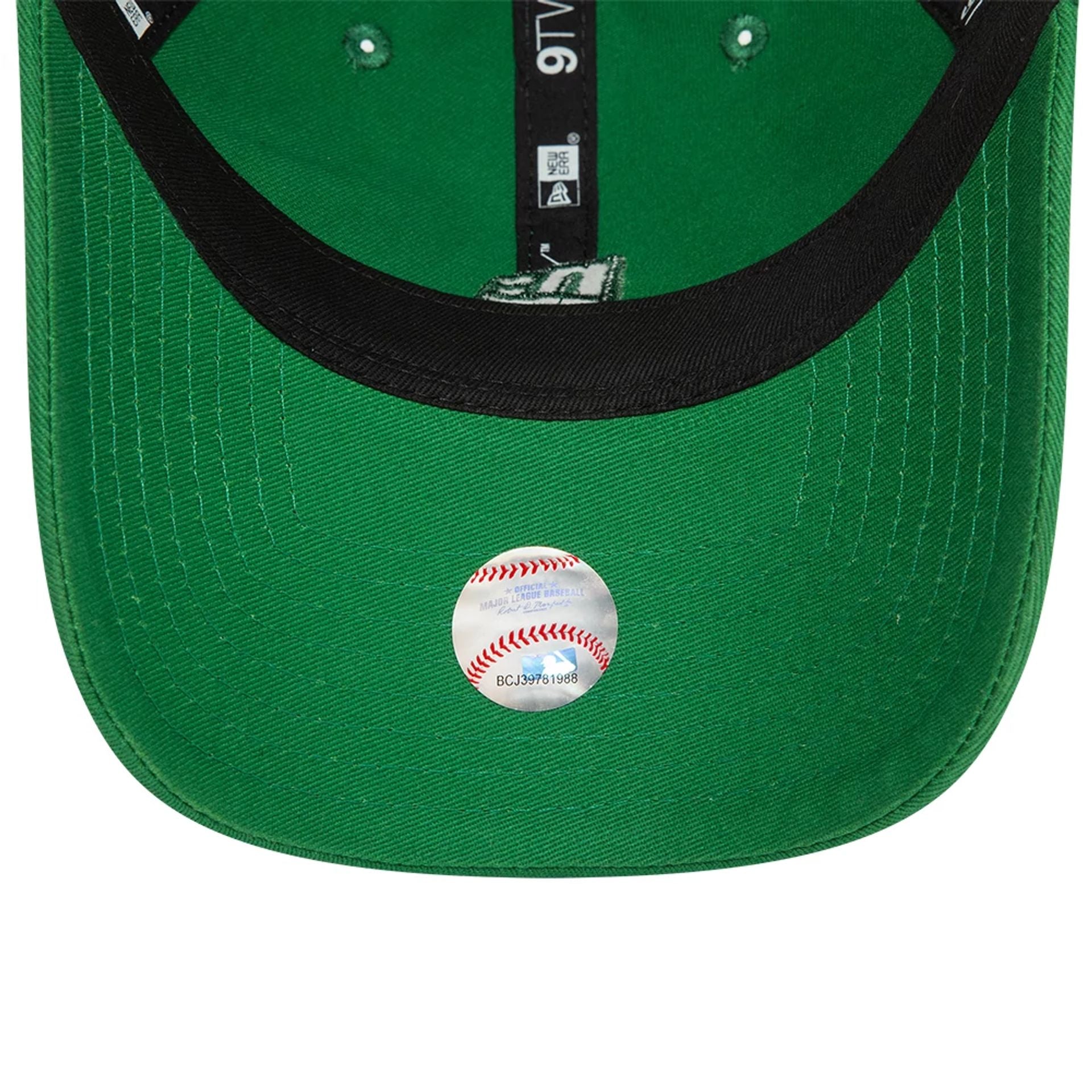 This is a New Era Pastel Washed Green 9TWENTY Adjustable Cap 2