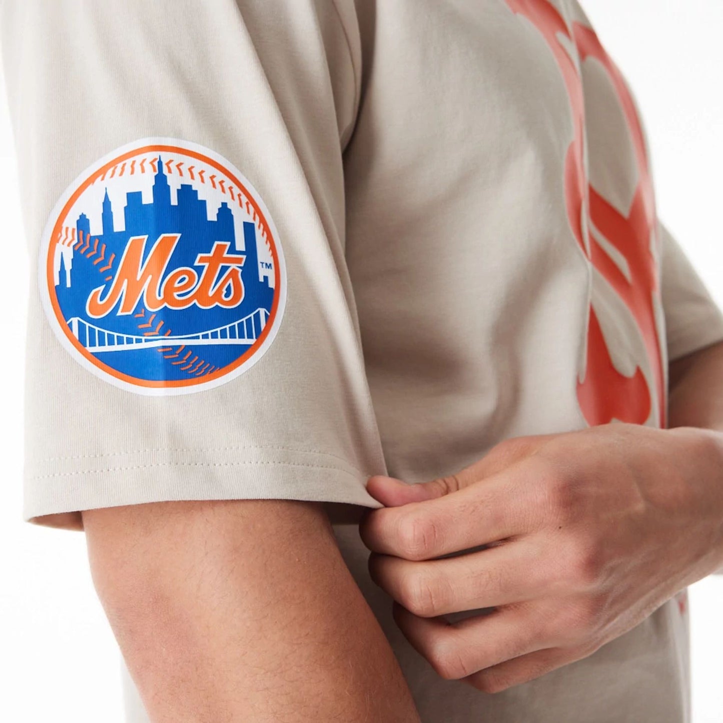 The Male model is wearing New York Mets MLB London Series 2024 Light Beige Oversized T-Shirt 4