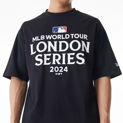 The Male model is wearing MLB Generic MLB Large Generic Black Oversized T-Shirt 2