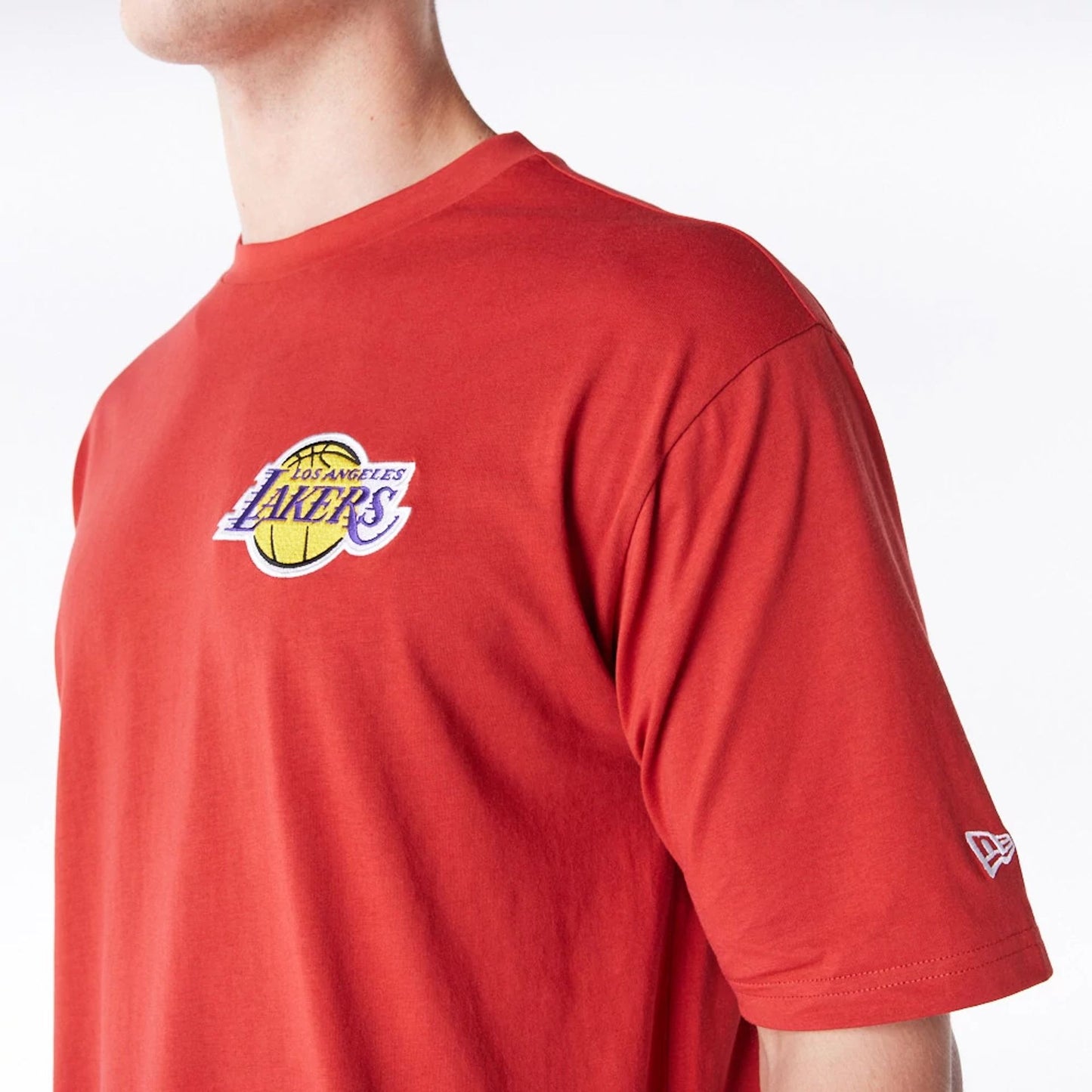 The Male model is wearing LA Lakers League Essential Red Oversized T-Shirt  4