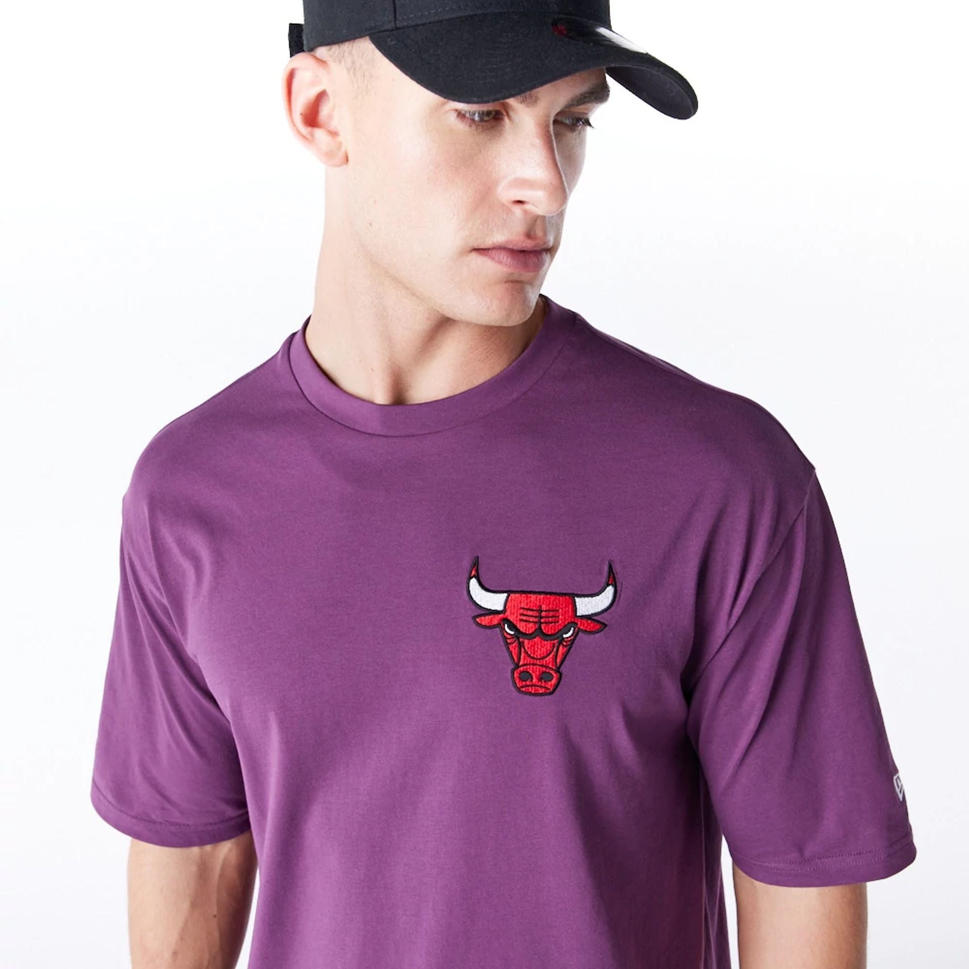 The Male model is wearing Chicago Bulls League Essential Dark Purple Oversized T-Shirt  1