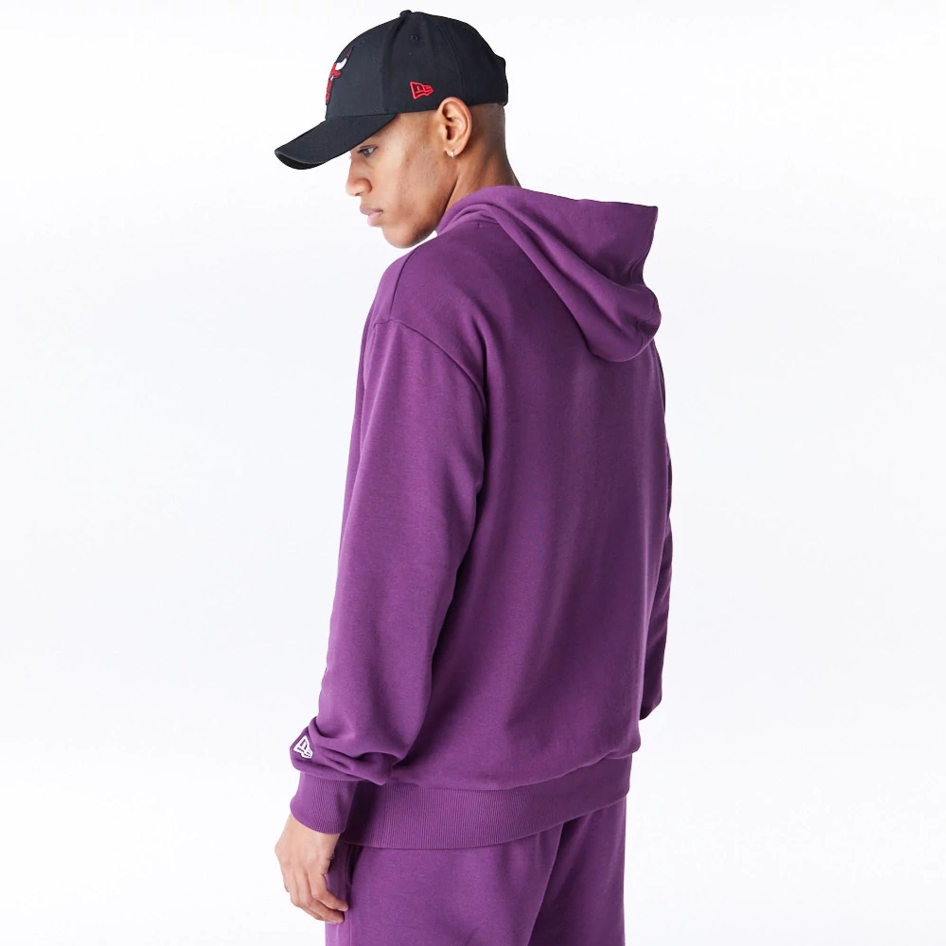 The Male model is wearing Chicago Bulls League Essential Dark Purple Oversized Pullover Hoodie  2