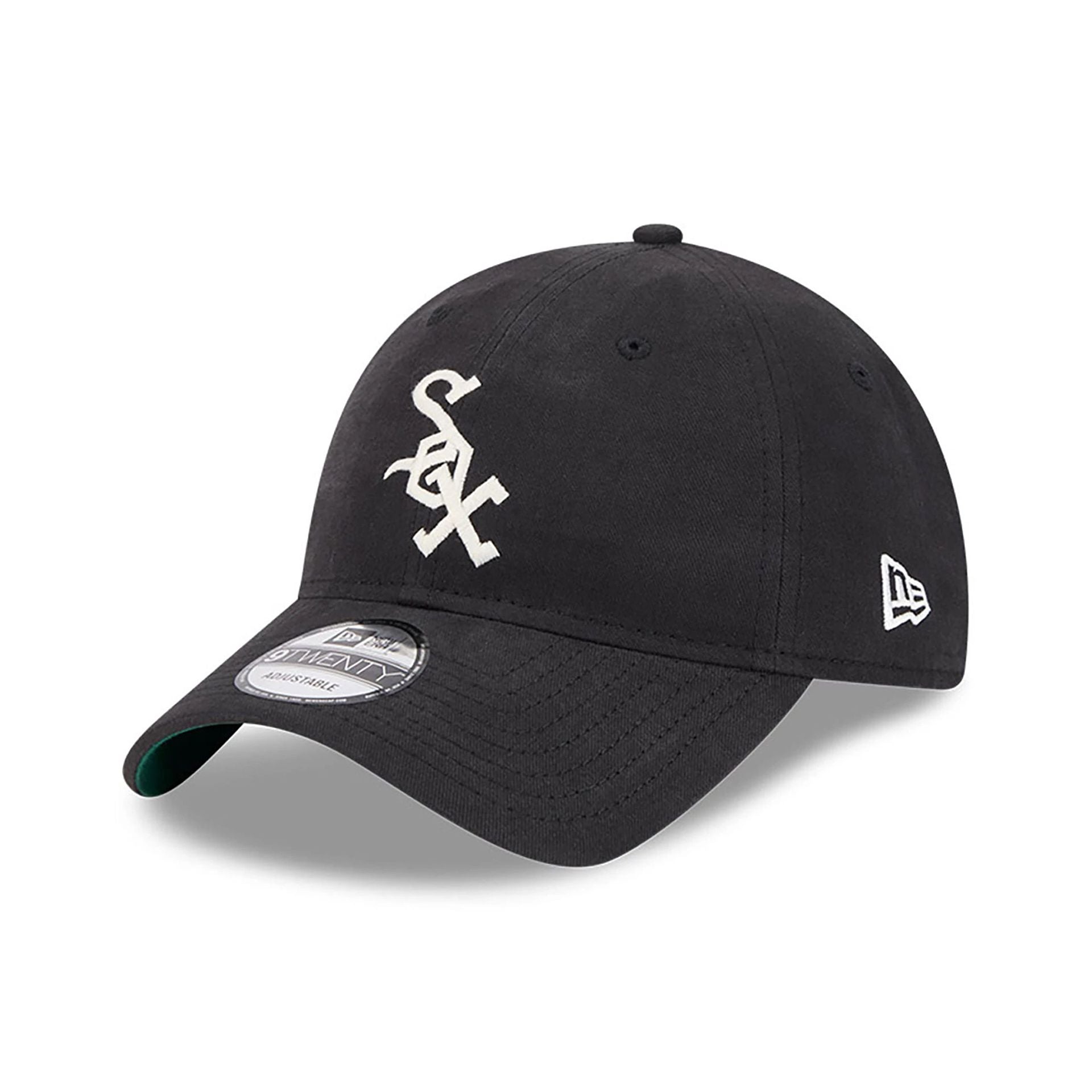 This is a Chicago White Sox Vintage Black 9TWENTY Adjustable Cap 1