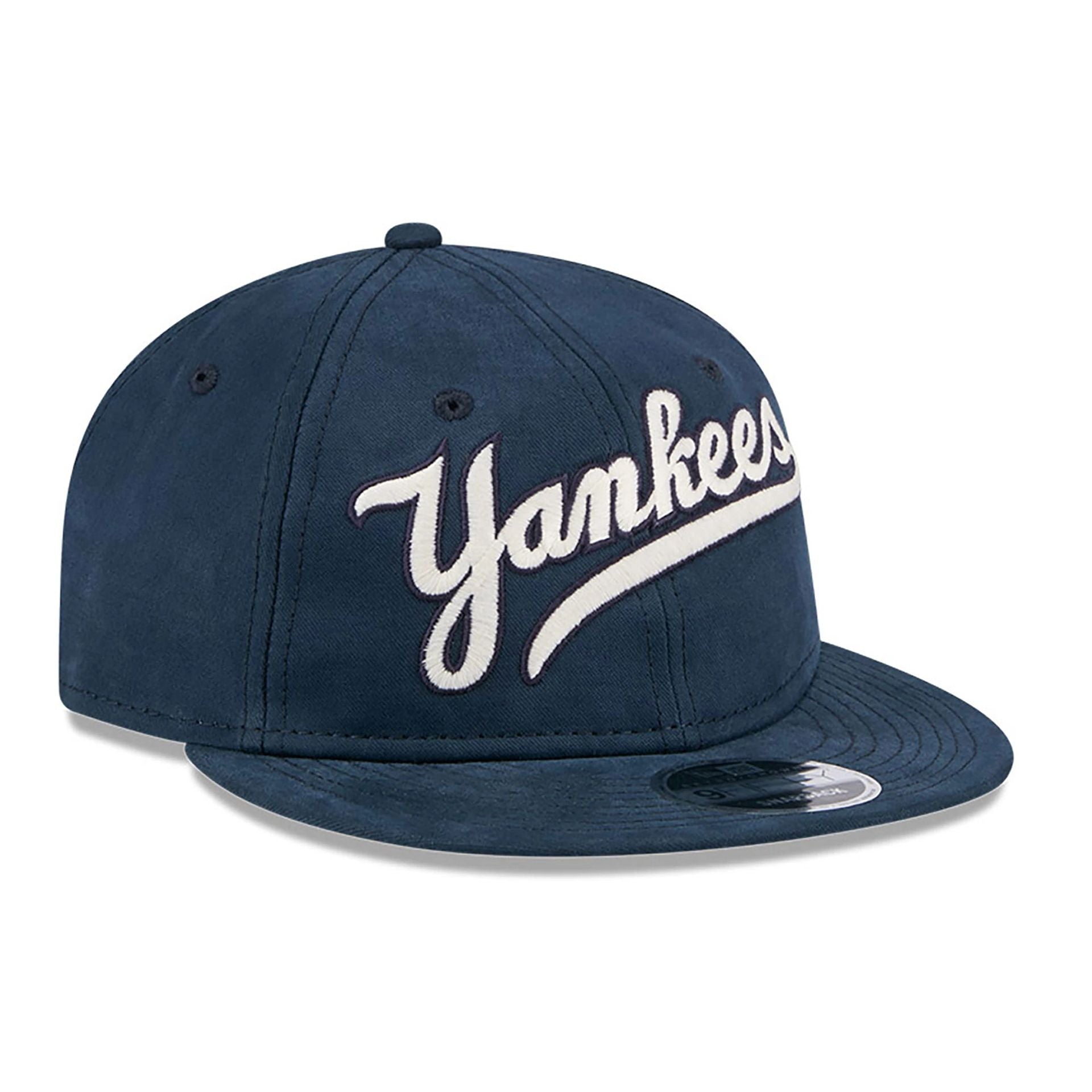 This is a New York Yankees Vintage Navy Retro Crown 9FIFTY Strapback Cap 3