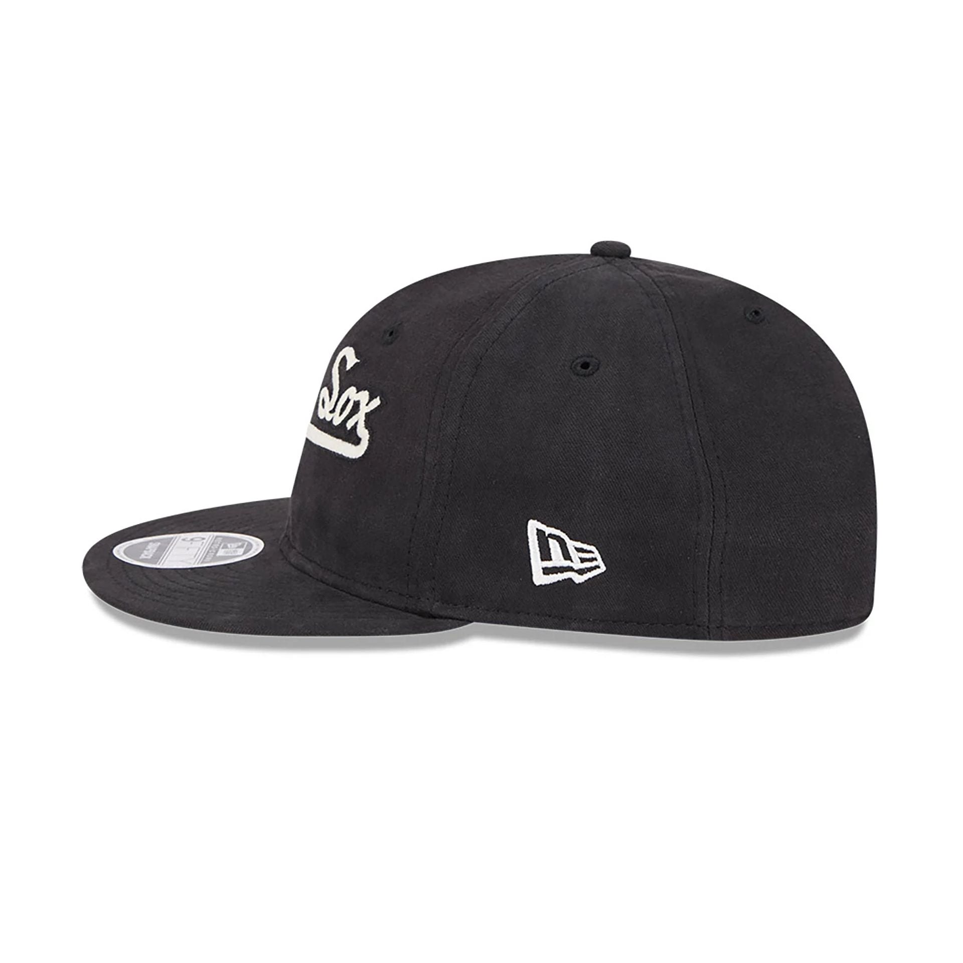 This is a Chicago White Sox Vintage Black Retro Crown 9FIFTY Strapback Cap 5