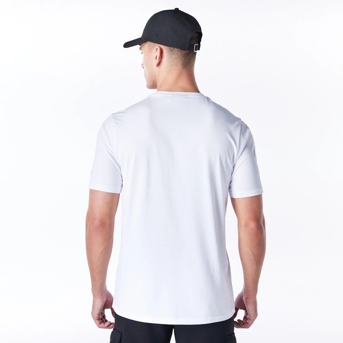 The Male model is wearing New York Yankees MLB Baseball Graphic White and Blue T-Shirt 3