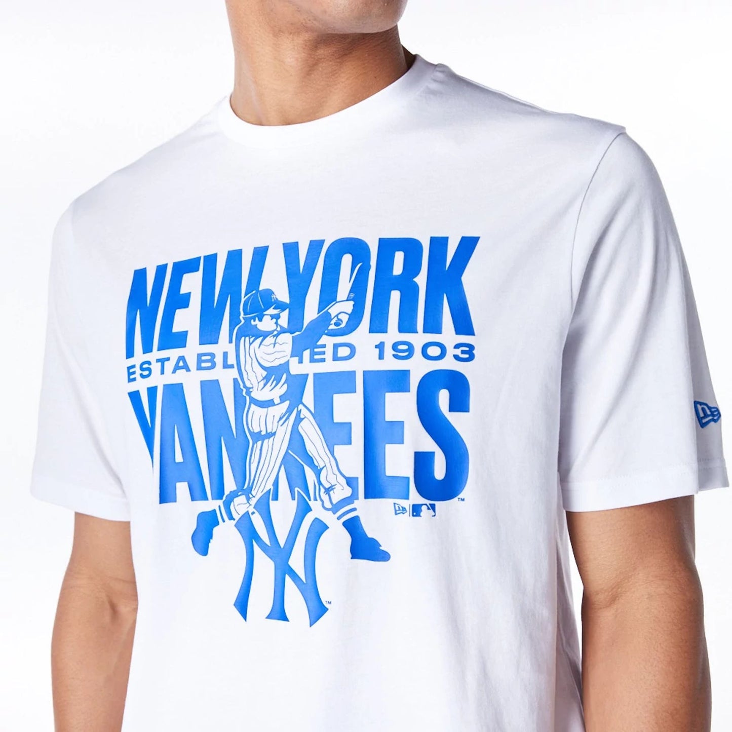 The Male model is wearing New York Yankees MLB Baseball Graphic White T-Shirt 2