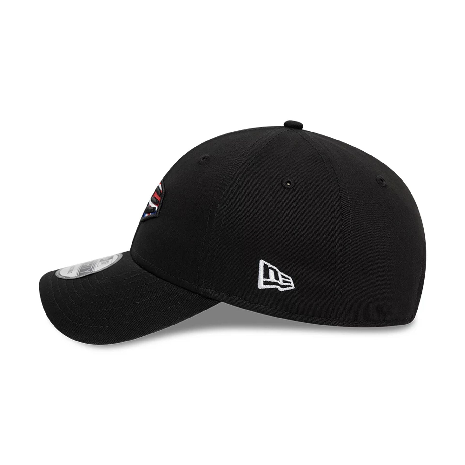 This is a New Era UK Country Flag Infill Black 9FORTY Adjustable Cap 3