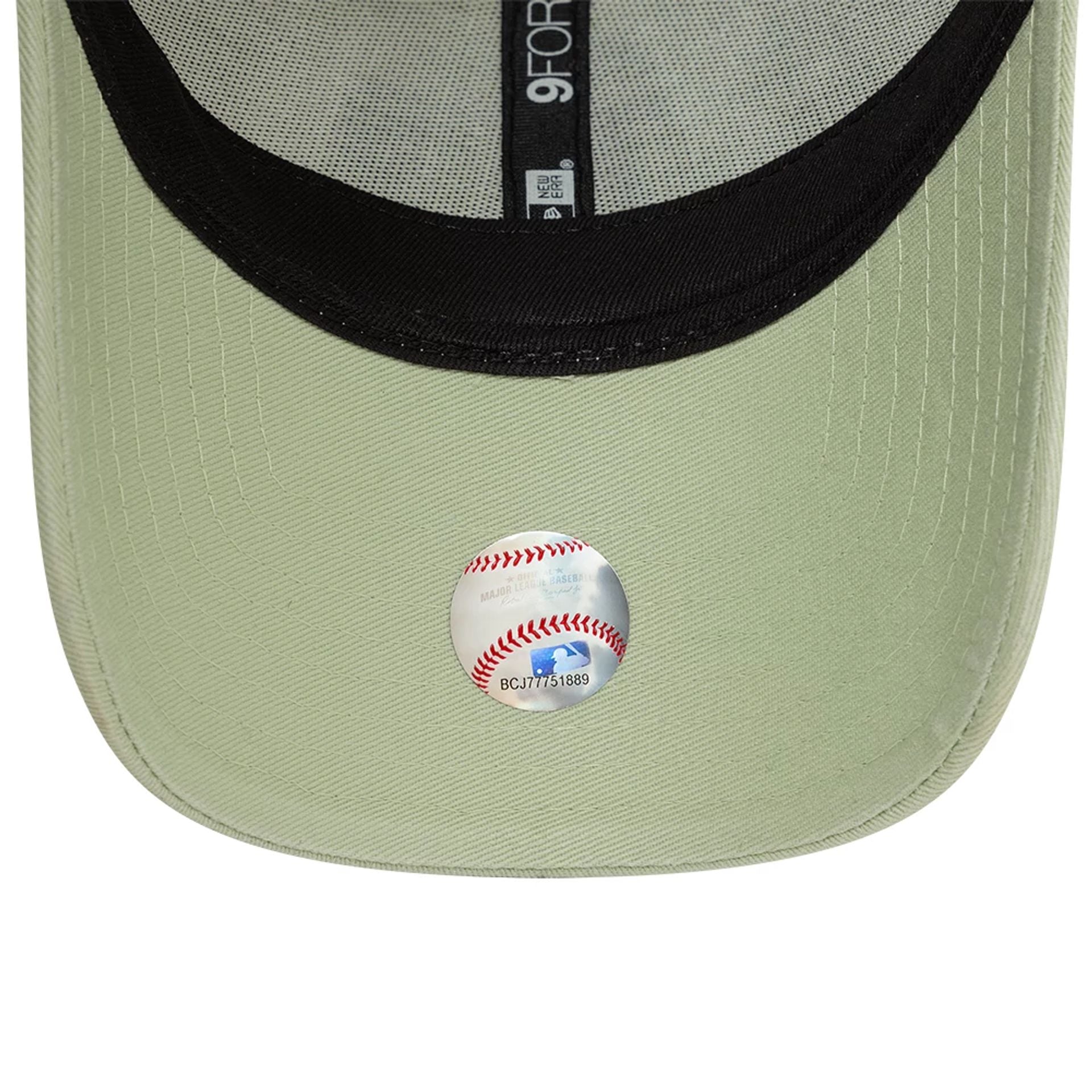 This is a Oakland Athletics MLB Washed Pastel Pastel Green 9FORTY Adjustable Cap 2