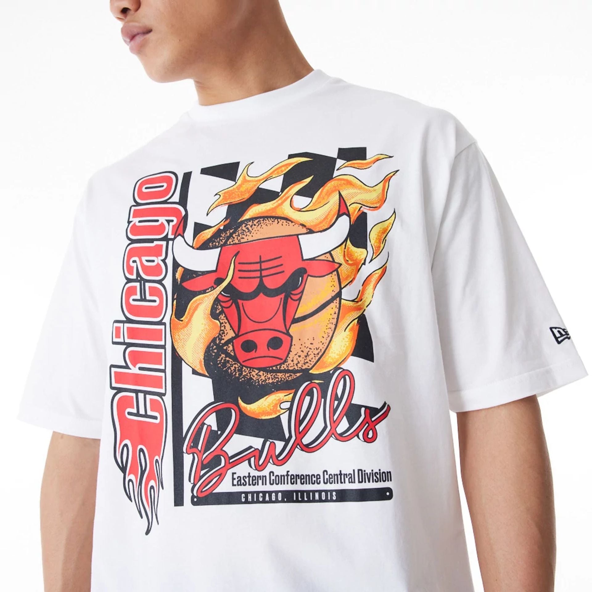 The Male model is wearing Chicago Bulls NBA Flame Print White Oversized T-Shirt  4