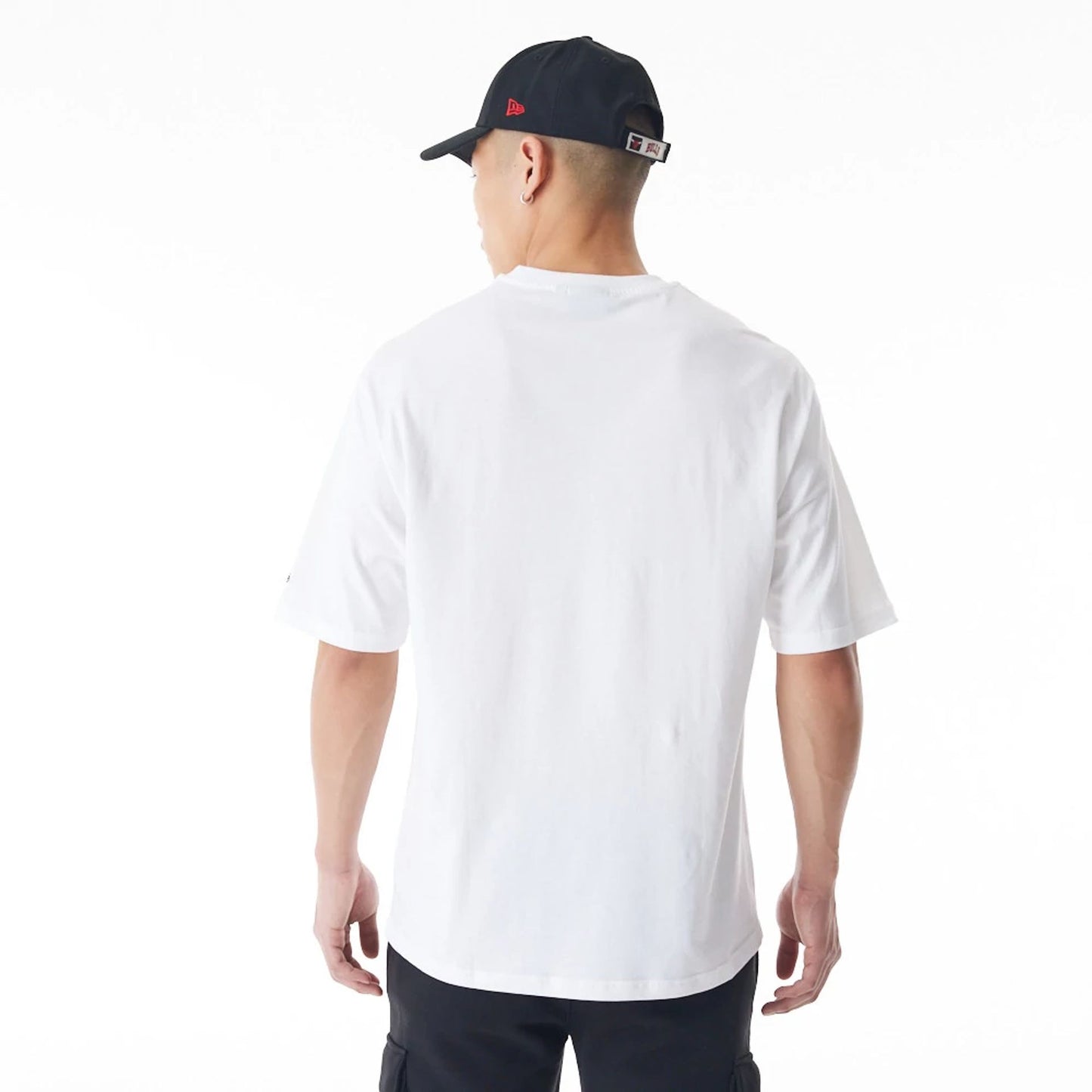 The Male model is wearing Chicago Bulls NBA Flame Print White Oversized T-Shirt  2