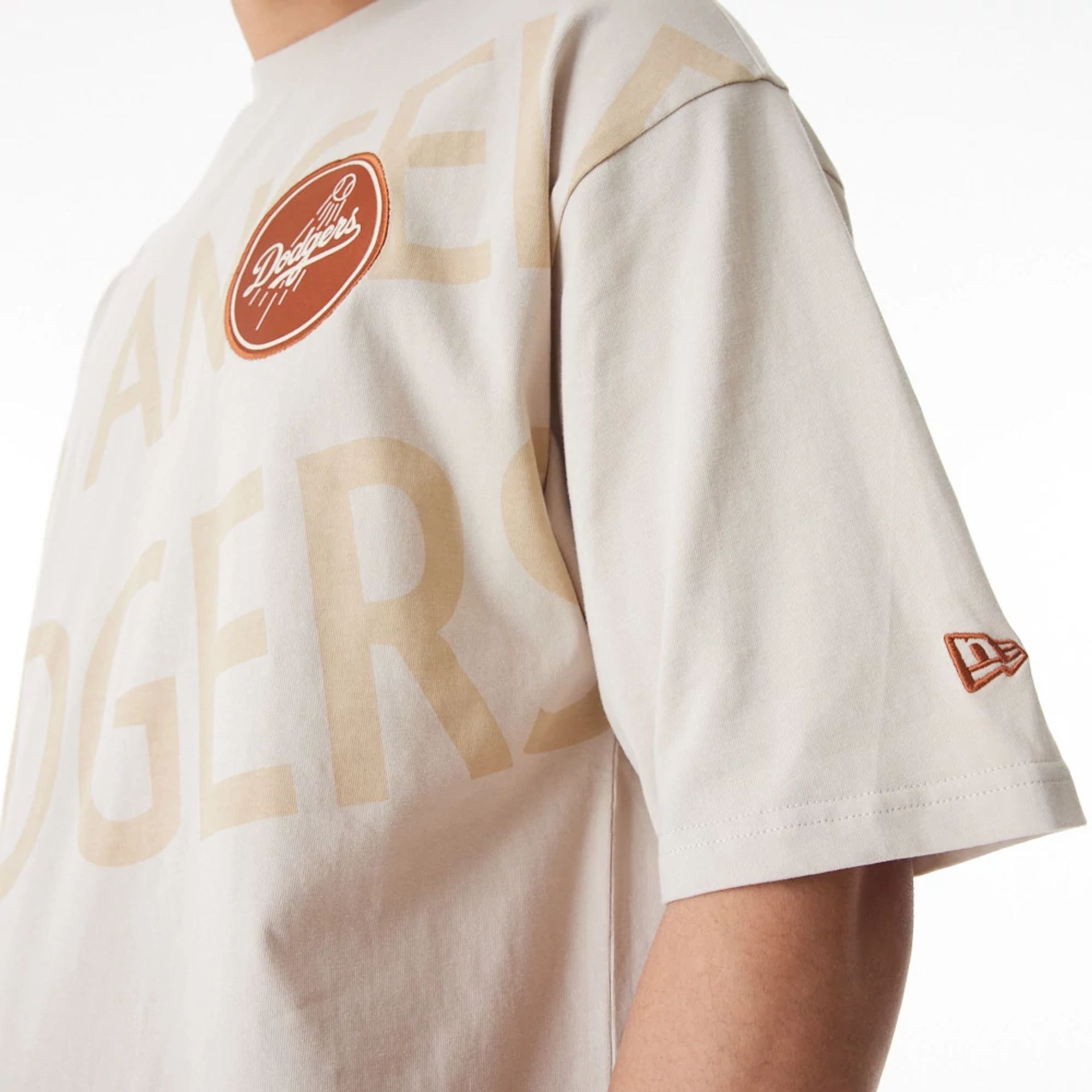 The Male model is wearing LA Dodgers MLB Script Graphic Cream Oversized T-Shirt  3