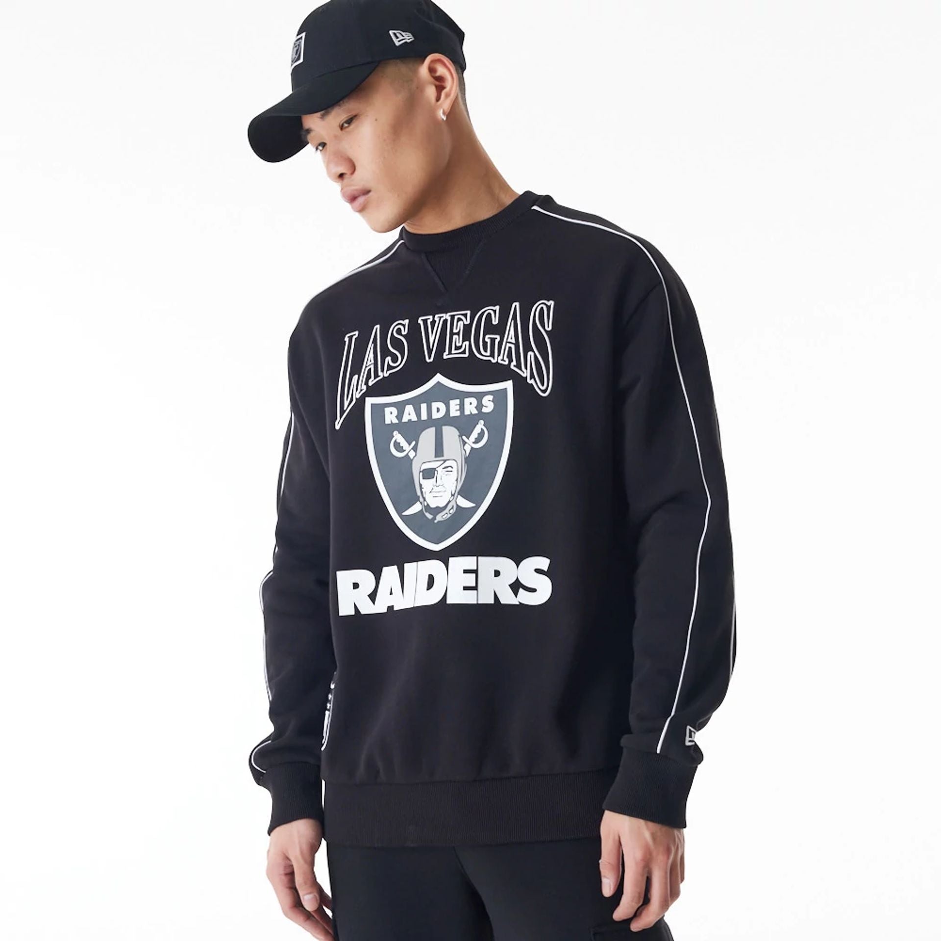 The Male model is wearing Las Vegas Raiders NFL Graphic Black Crew Neck Sweater  3