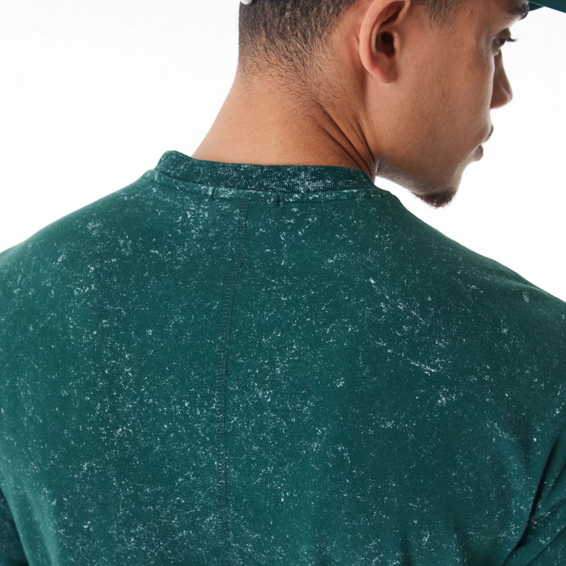 The Male model is wearing  New Era Wash Dark Green Oversized T-Shirt  4