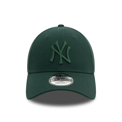 This is a New York Yankees League Essential Dark Green 9FORTY Adjustable Cap 2