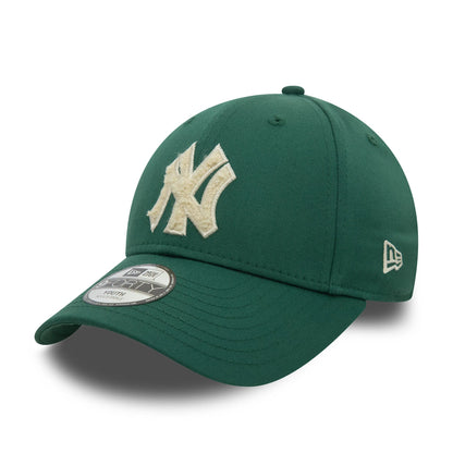 This is a New York Yankees Youth Boucle Green 9FORTY Adjustable Cap 1