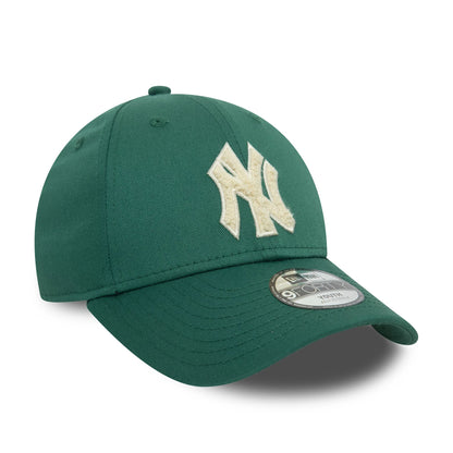 This is a New York Yankees Youth Boucle Green 9FORTY Adjustable Cap 3