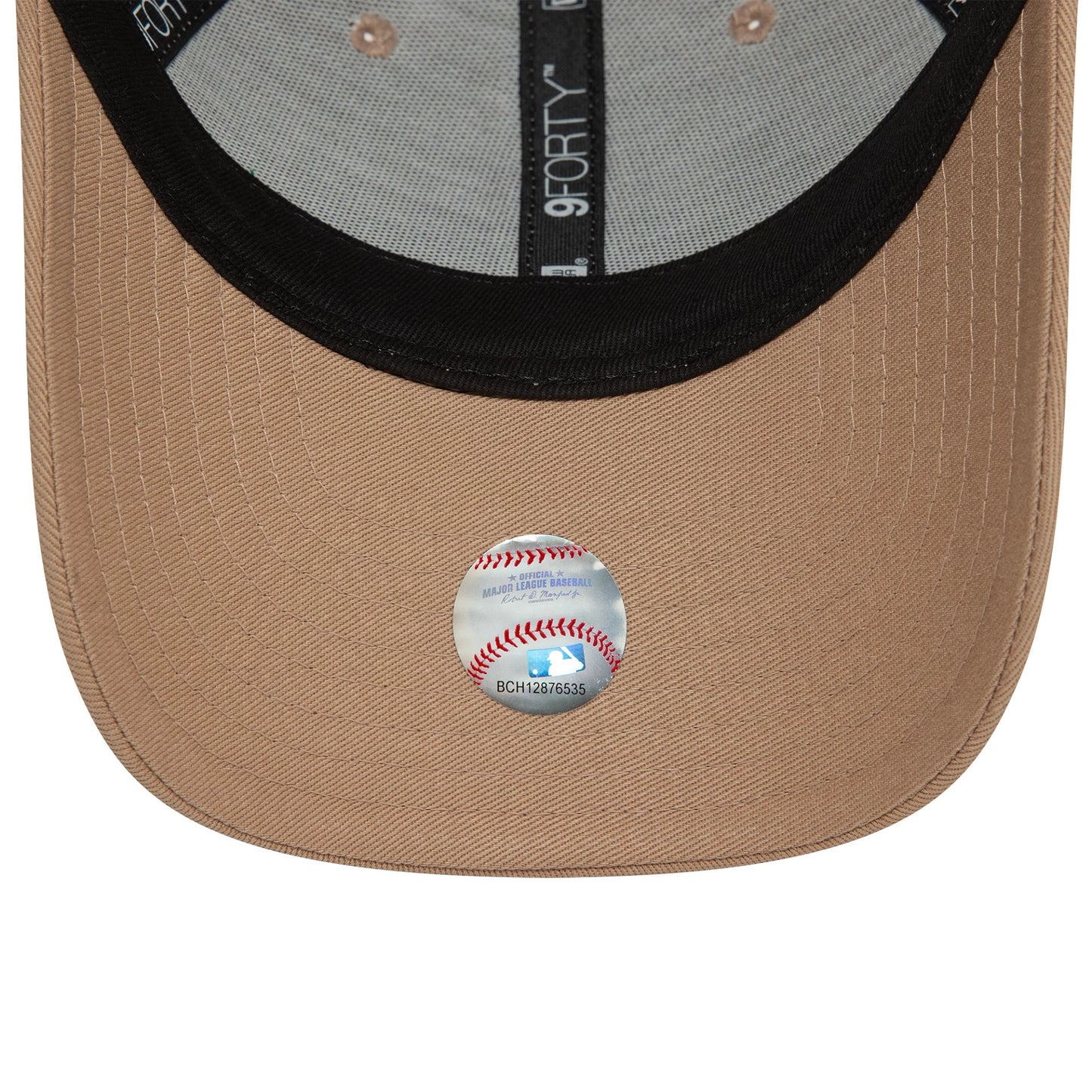 This is a New York Yankees Youth Boucle Beige 9FORTY Adjustable Cap 5