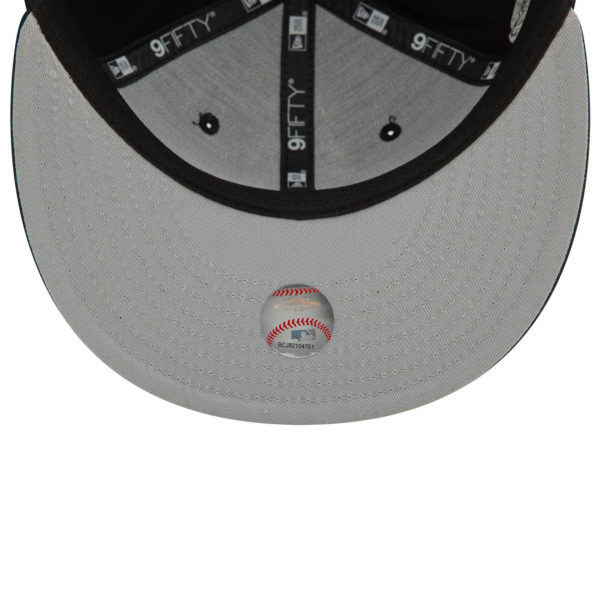 This is a Chicago White Sox Seasonal World Series Black 9FIFTY Snapback Cap 2