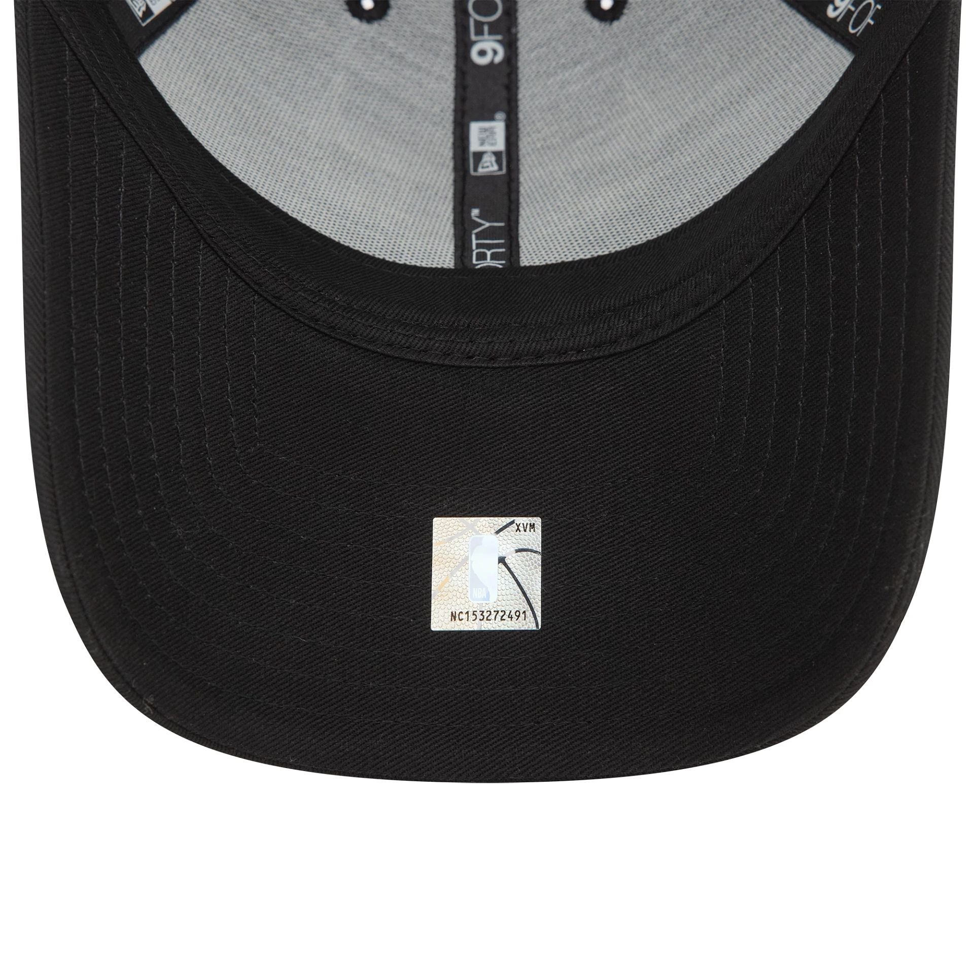 This is a Chicago Bulls Metallic Outline Black 9FORTY Adjustable Cap 5