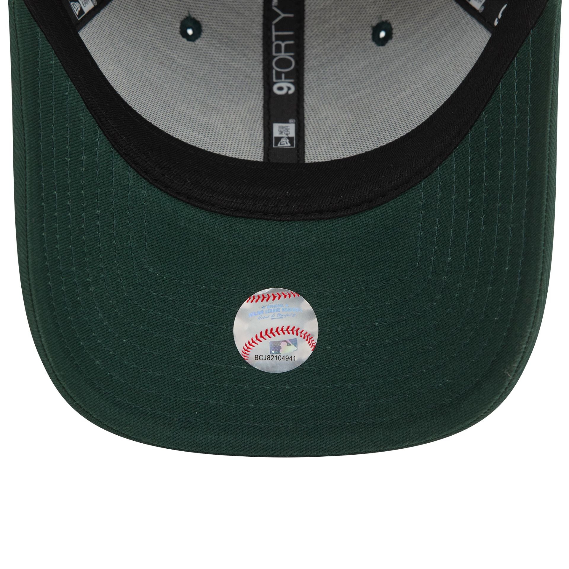 This is a New York Yankees Metallic Outline Dark Green 9FORTY Adjustable Cap 5