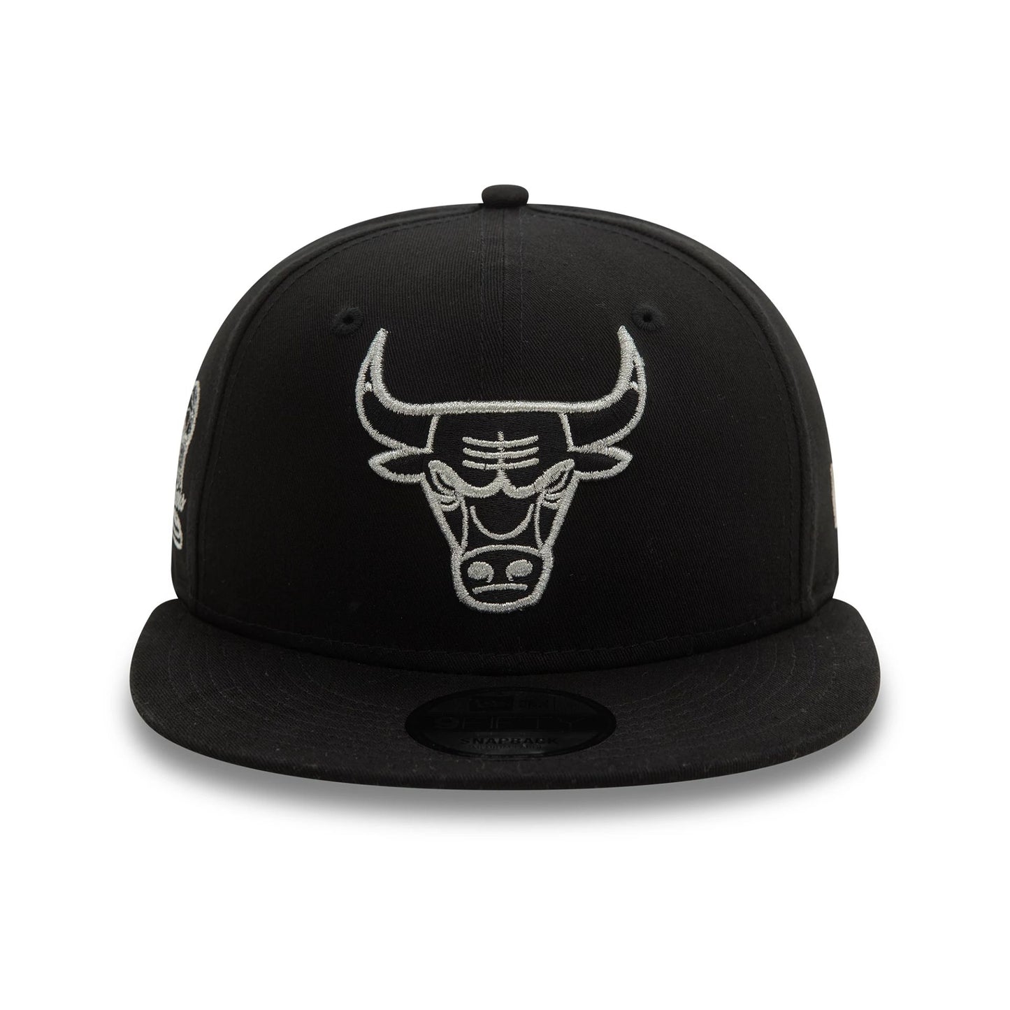 This is a Chicago Bulls Metallic Outline Black 9FIFTY Snapback Cap 3