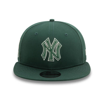 This is a New York Yankees Metallic Outline Dark Green 9FIFTY Snapback Cap 3