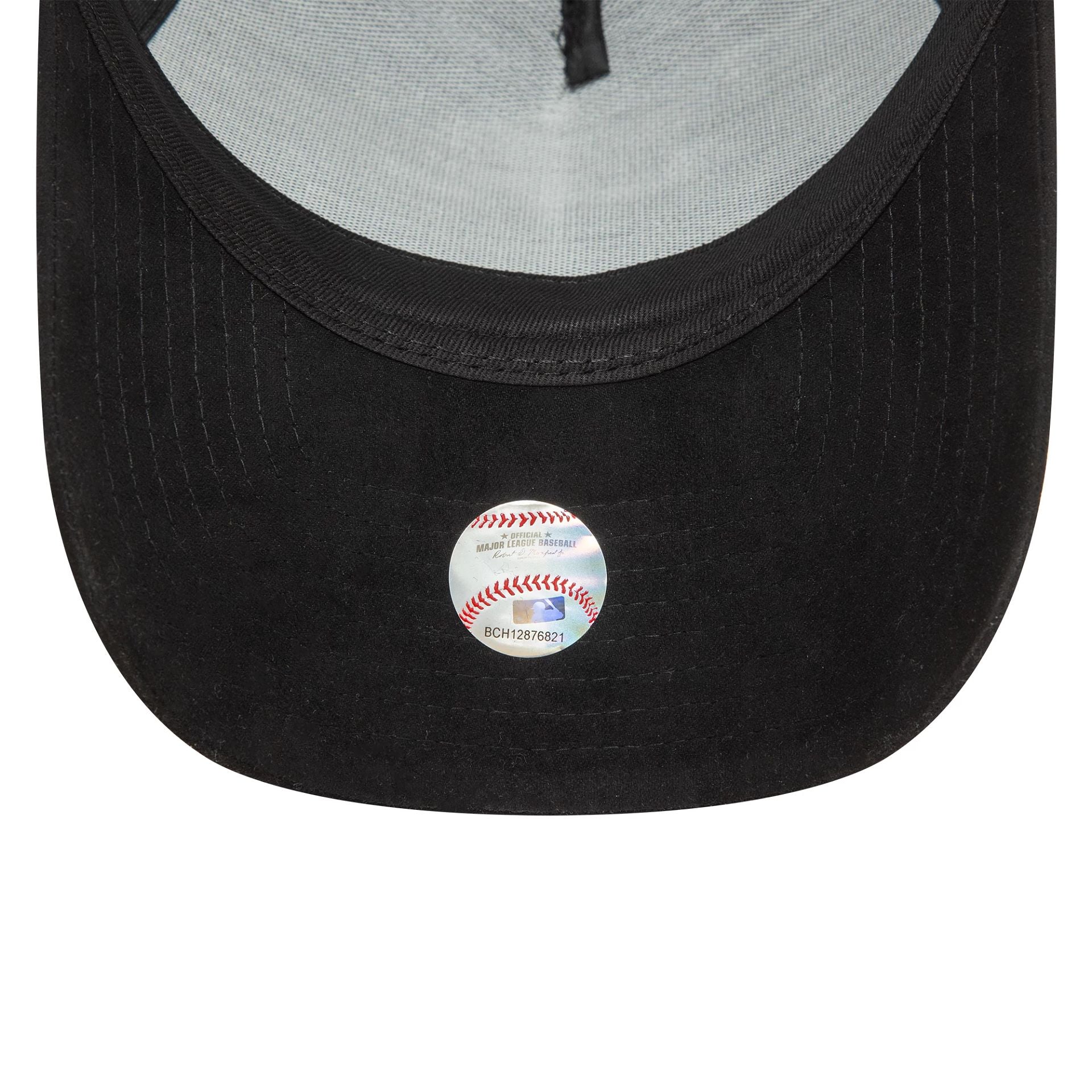 This is a New York Yankees Faux Suede Black 9FORTY E-Frame Cap 5