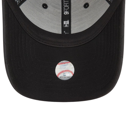 This is a New York Yankees Quilted Black 9FORTY Adjustable Cap 5