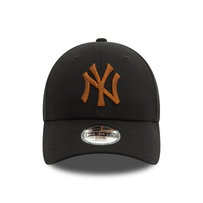 This is a New York Yankees Youth League Essential Black 9FORTY Adjustable Cap 2