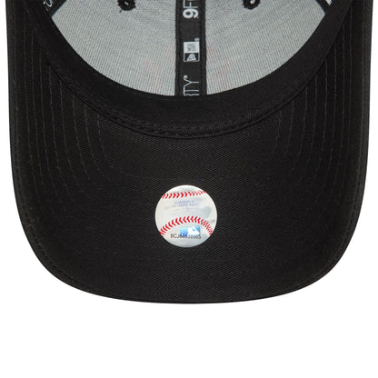 This is a New York Yankees Youth Neon Black 9FORTY Adjustable Cap 5