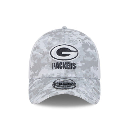 This is a Green Bay Packers NFL Salute To Service 2024 White 39THIRTY Stretch Fit Cap 2