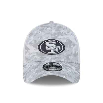 This is a San Francisco 49ers NFL Salute To Service 2024 White 39THIRTY Stretch Fit Cap 3