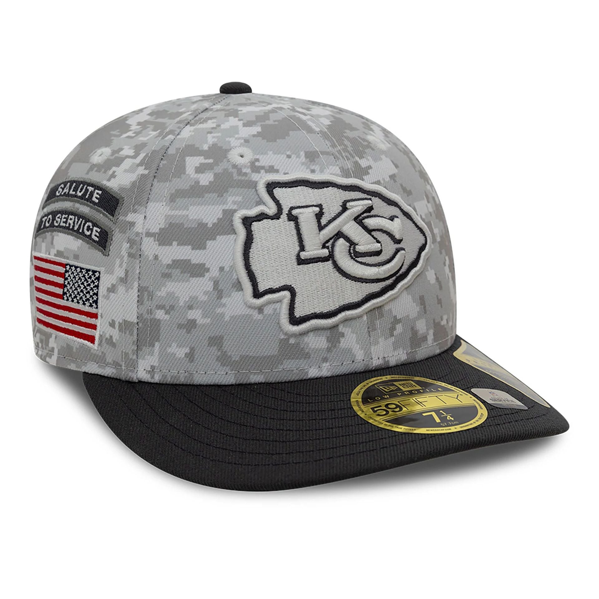 This is a Kansas City Chiefs NFL Salute To Service 2024 Charcoal Low Profile 59FIFTY Fitted Cap 1