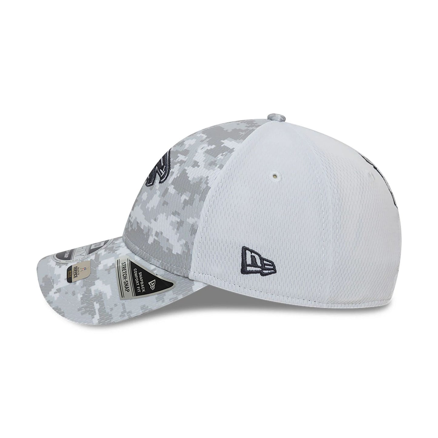 This is a Atlanta Falcons NFL Salute To Service 2024 White 9FORTY Stretch Snap Adjustable Cap 7