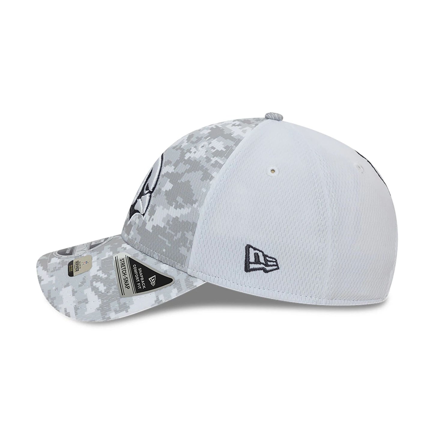 This is a Arizona Cardinals NFL Salute To Service 2024 White 9FORTY Stretch Snap Adjustable Cap 7