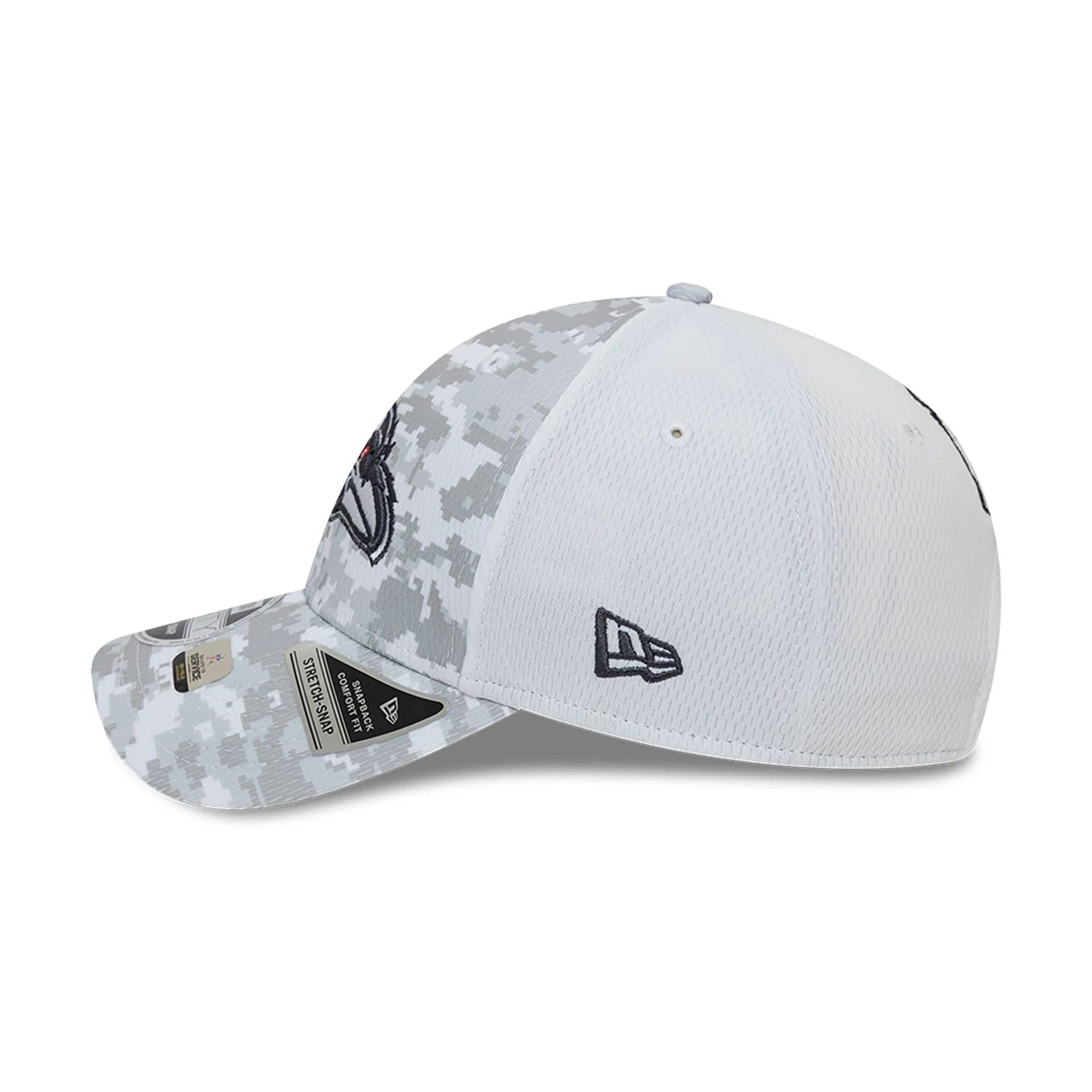 This is a Baltimore Ravens NFL Salute To Service 2024 White 9FORTY Stretch Snap Adjustable Cap 7