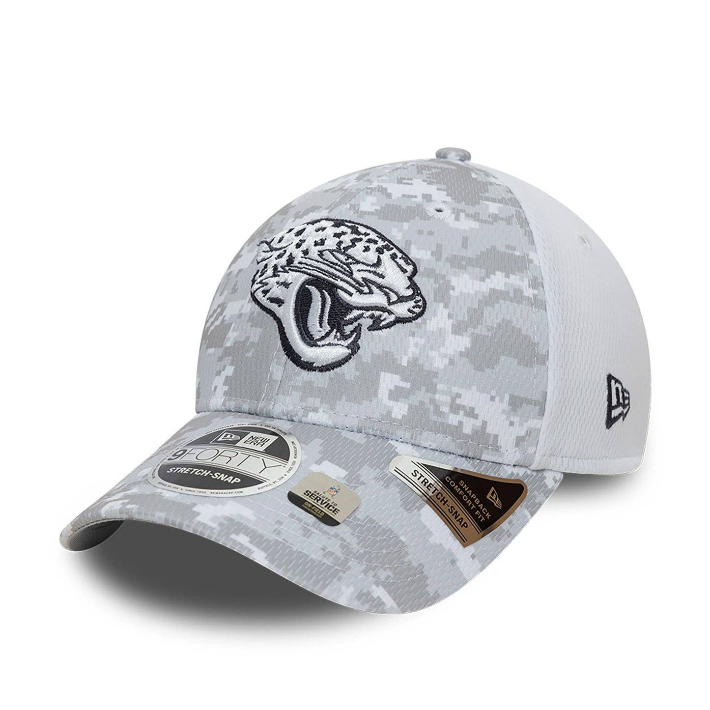 This is a Jacksonville Jaguars NFL Salute To Service 2024 White 9FORTY Stretch Snap Adjustable Cap 4