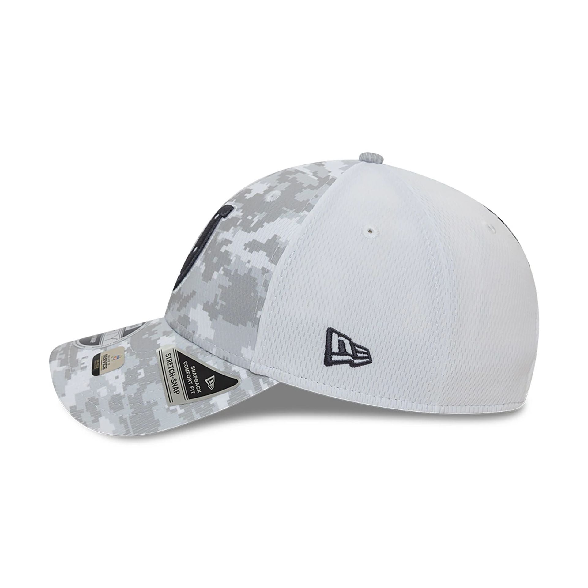 This is a Indianapolis Colts NFL Salute To Service 2024 White 9FORTY Stretch Snap Adjustable Cap 7