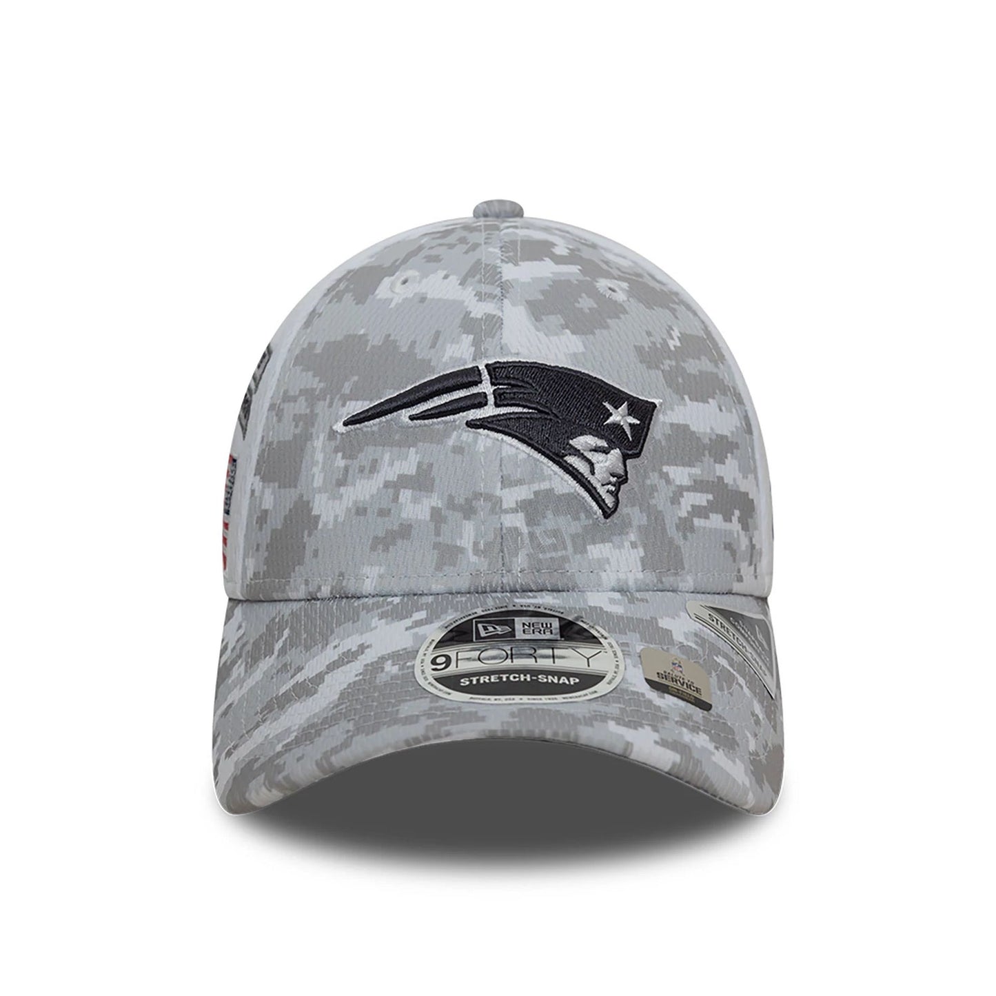 This is a New England Patriots NFL Salute To Service 2024 White 9FORTY Stretch Snap Adjustable Cap 3