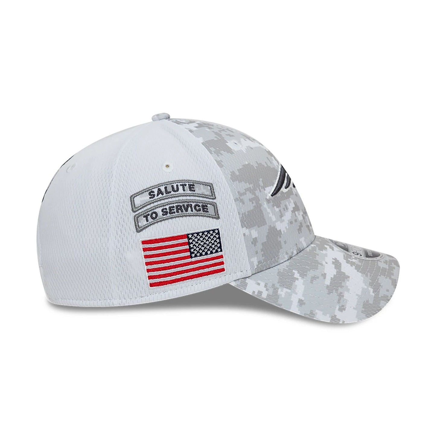 This is a New England Patriots NFL Salute To Service 2024 White 9FORTY Stretch Snap Adjustable Cap 6