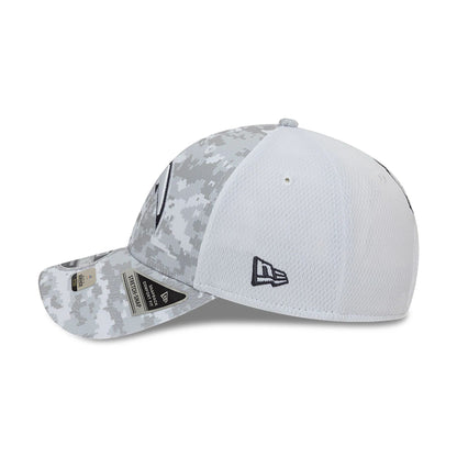 This is a LA Chargers NFL Salute To Service 2024 White 9FORTY Stretch Snap Adjustable Cap 7