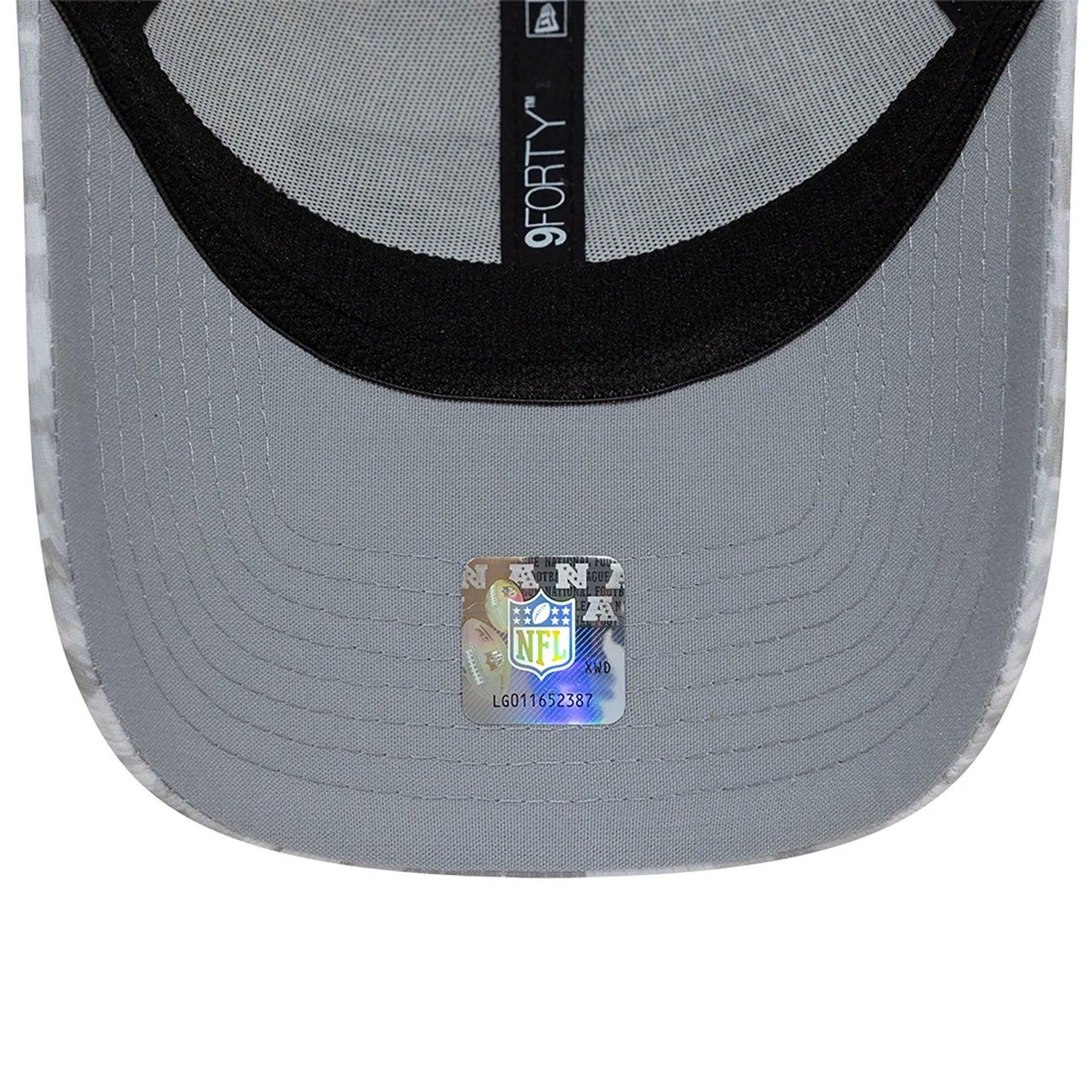 This is a Seattle Seahawks NFL Salute To Service 2024 White 9FORTY Stretch Snap Adjustable Cap 2