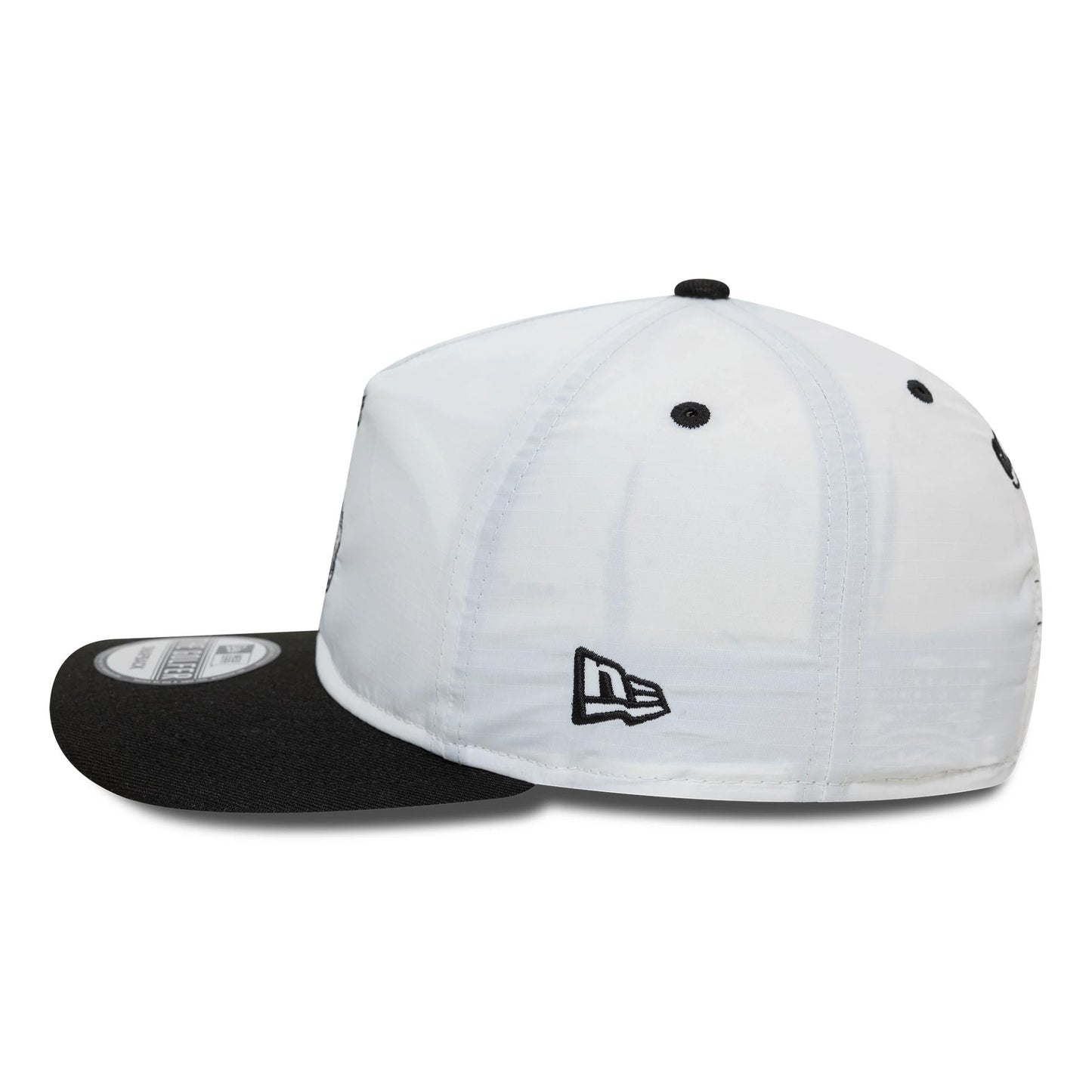 This is a Chicago White Sox Chrome Logo White Golfer Snapback Cap 6