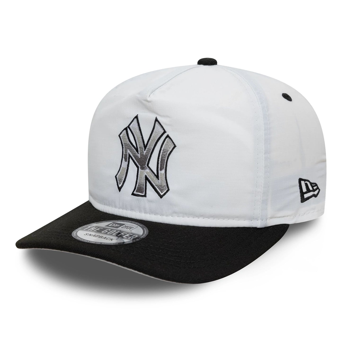 This is a New York Yankees Chrome Logo White Golfer Snapback Cap 1