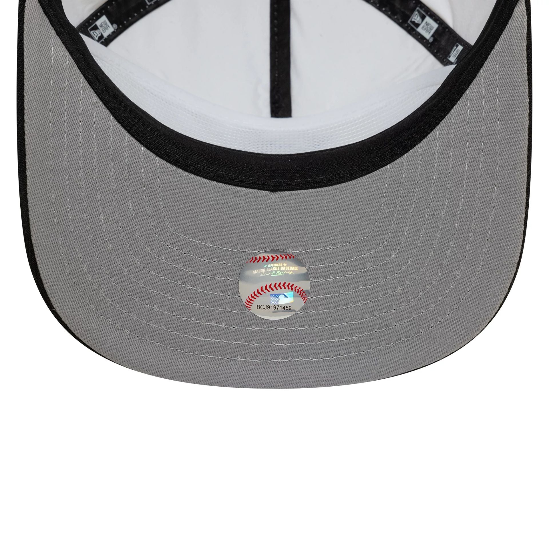 This is a New York Yankees Chrome Logo White Golfer Snapback Cap 5