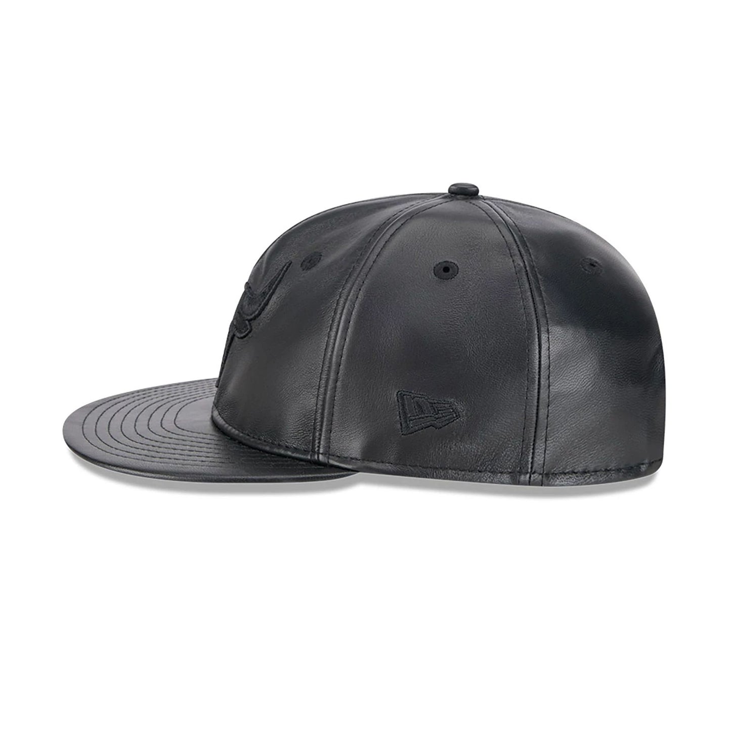 This is a Chicago Bulls Genuine Leather Black Retro Crown 9FIFTY Strapback Cap 7